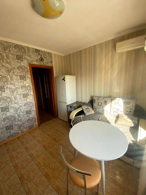 1-Bedroom Apartment in Solomyansky District with Amenities