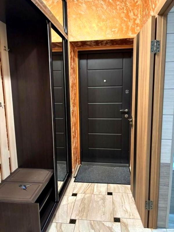 Cozy Furnished One-Bedroom Apartment in Pioneers Quarter Complex