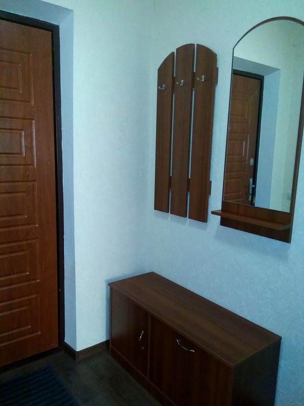 Studio Apartment near Akademmistechko Metro, No Commission