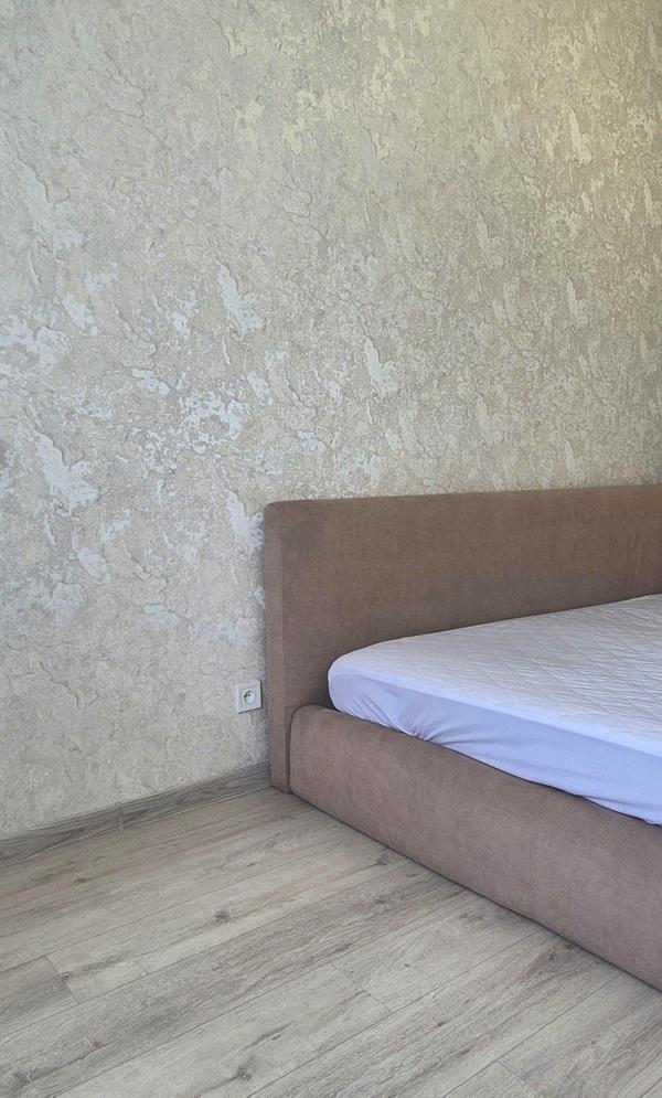 1-Bedroom Apartment near City Center with Fresh Renovation