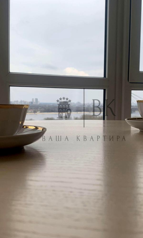 Panoramic 5-Room Apartment with Dnipro River View in Oazys Complex