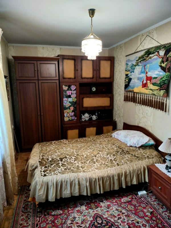Room for Rent in 4-Room Apartment on Volodymyra Velykoho Street
