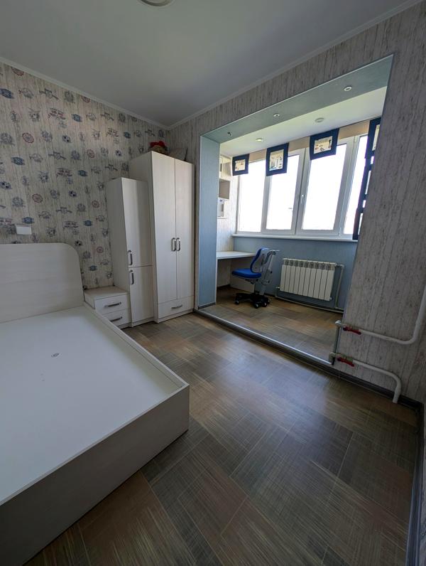 3-Room Apartment in Sunny Microdistrict, Near Industrialna Metro