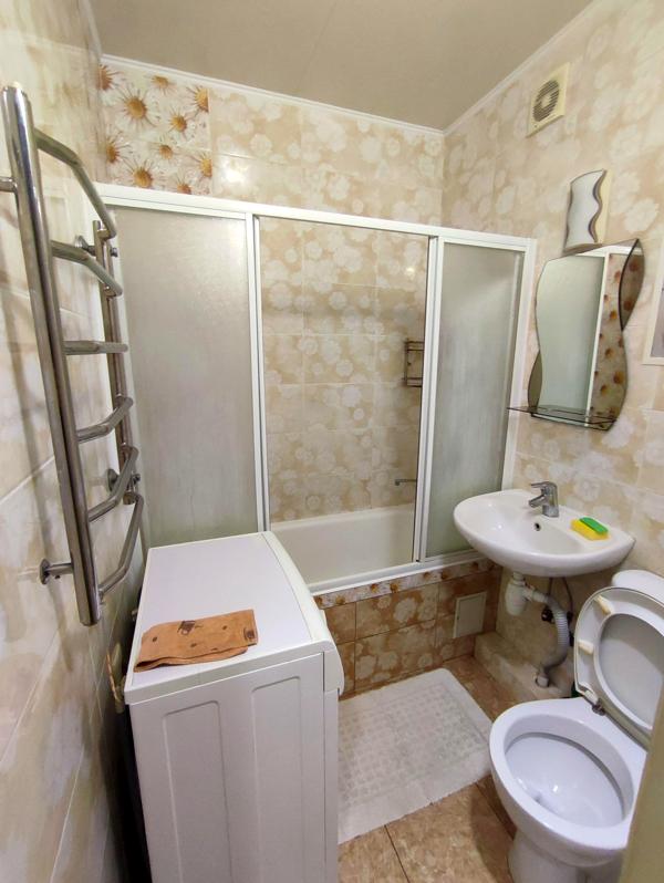 2-Room Apartment on Borshchahivska Street, Fully Furnished