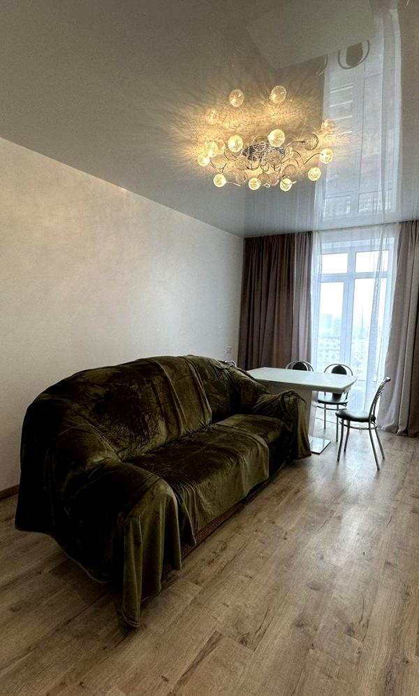 3-Room Apartment in Shevchenkivskyi District, Silver Tower Complex