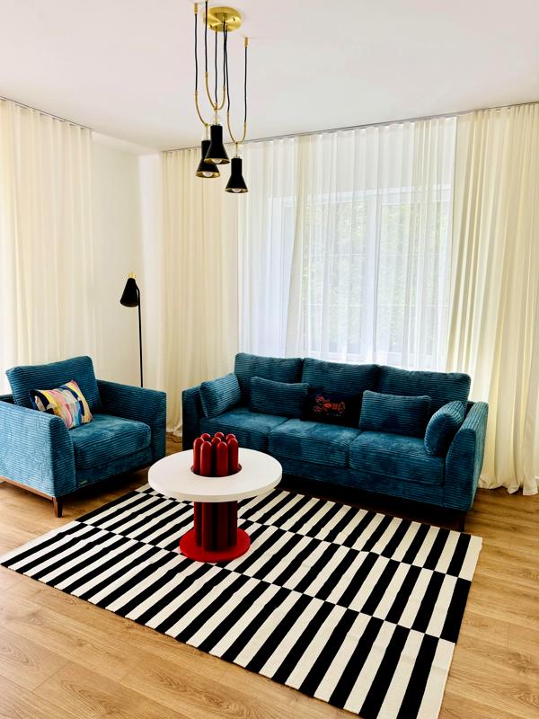 2-Room Apartment Near City Center with Spacious Rooms