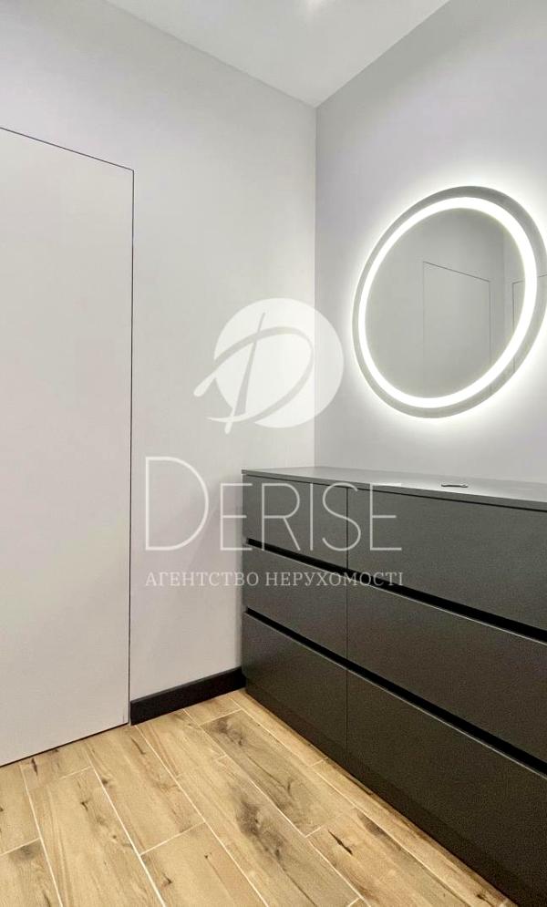 Modern 2-Room Studio Apartment near Beresteiska Metro with Balcony