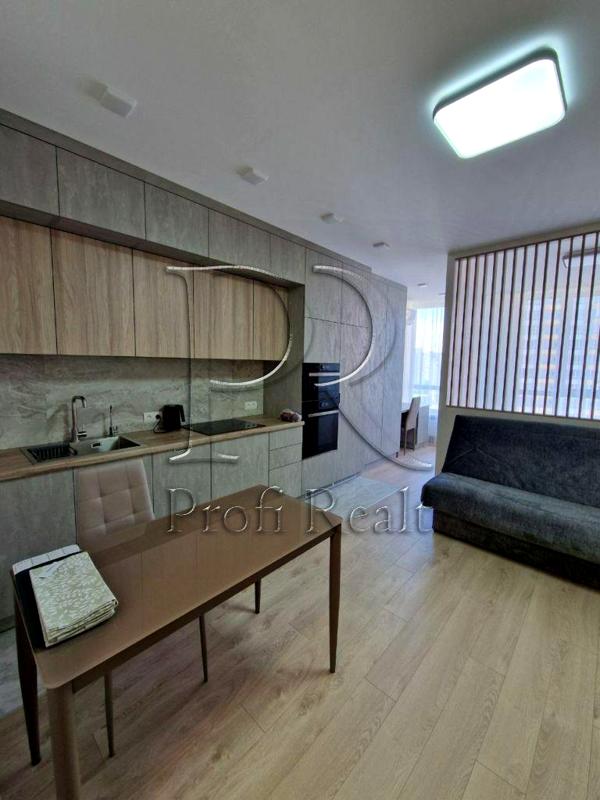1-Bedroom Studio Apartment in Kakhovska Complex with Modern Design