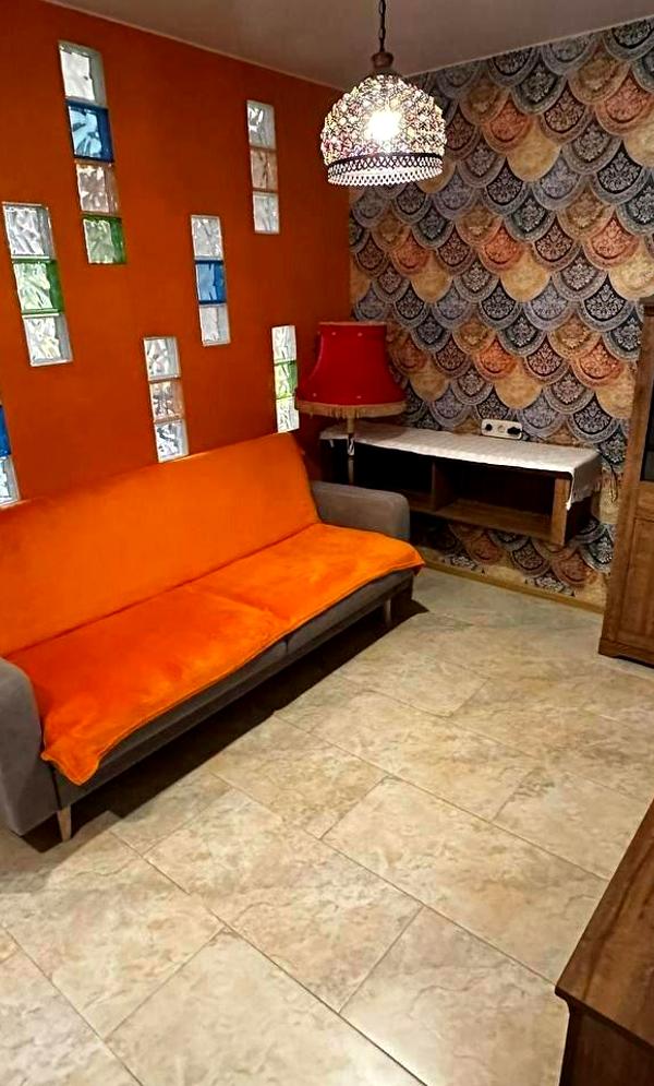 2-Room Apartment in Zhovtnevyi District, Family Complex