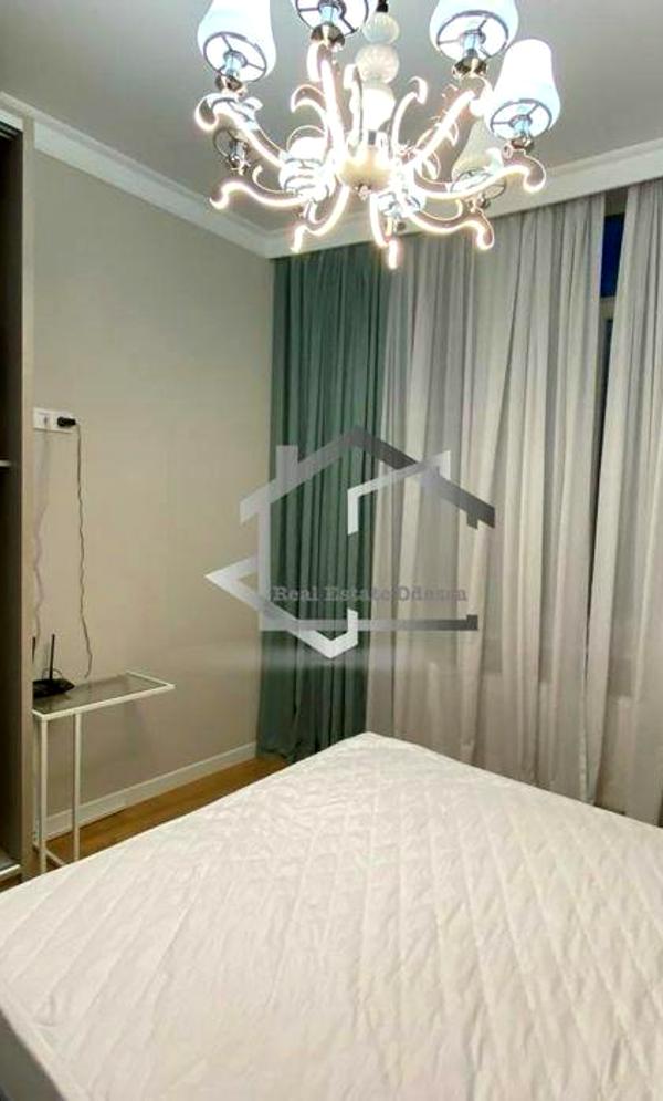 2-Bedroom Apartment near Shevchenko Park with Sea View