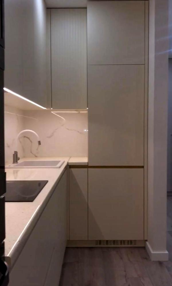 1-Bedroom Apartment with Designer Renovation in Holosky Kruchi Complex