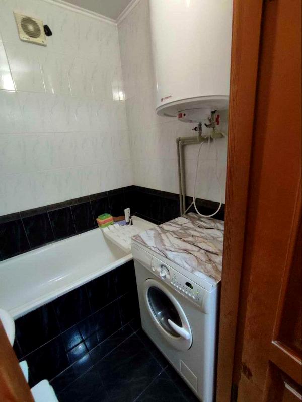 2-Room Apartment near Poznyaki Metro, Fully Equipped