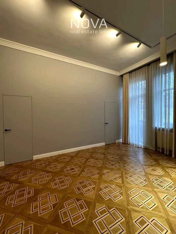 Designer 3-room apartment in historic building with incredible view