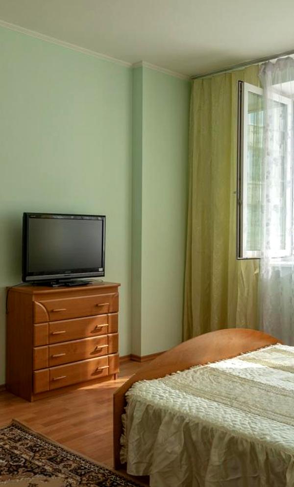 2-Room Apartment near Osokорки Metro, 3 min walk