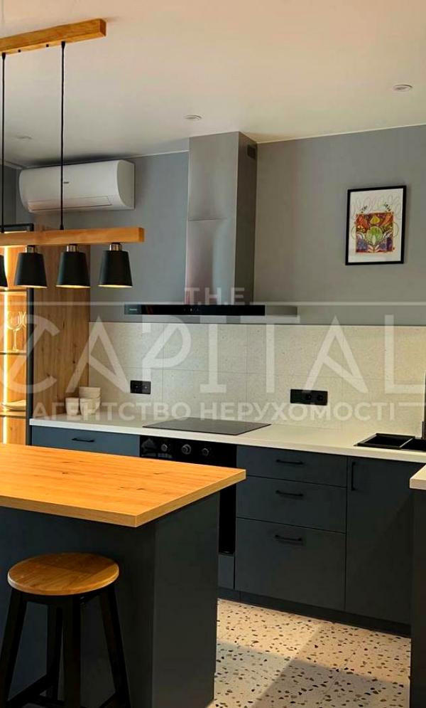 Modern Business-Class Apartment in Kiev City Center