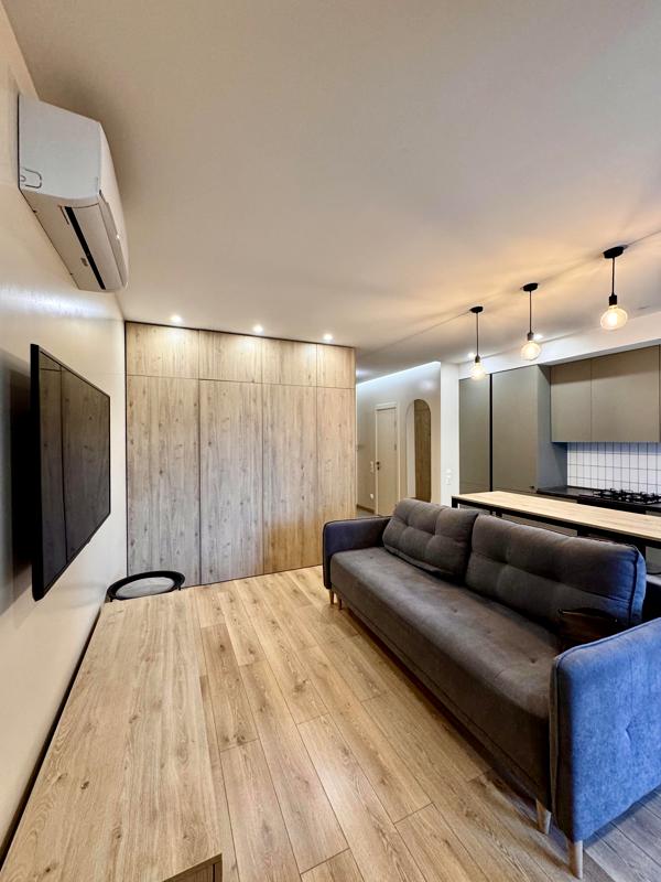 Fully Furnished Modern Studio Apartment