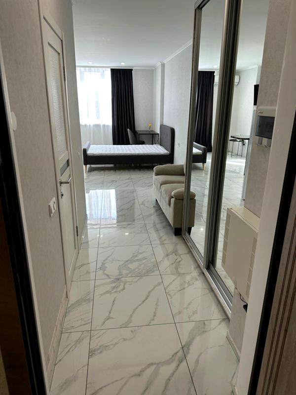 Comfortable Apartment Near Boryspilska Metro with Amenities