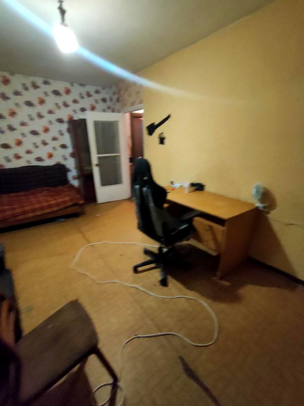 Simple first-floor apartment without balcony