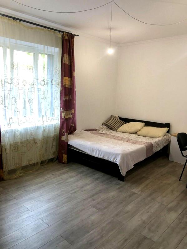 Cozy 1-bedroom apartment on Bortnyansky Street, ground floor, 37 m²