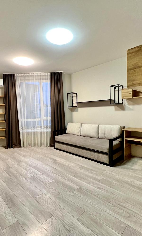 1-bedroom apartment with designer renovation near city market