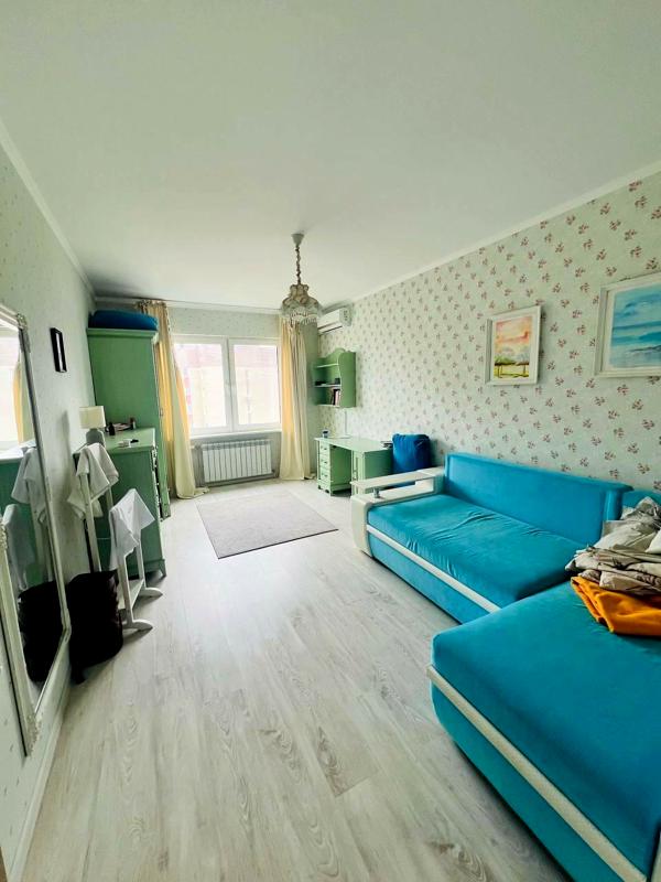 3-Room Apartment with Premium Location and Amenities