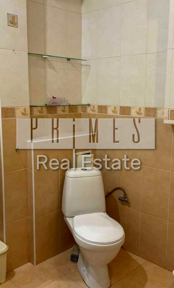 Spacious 2-bedroom apartment near metro
