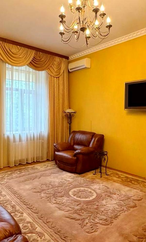 Spacious 4-Room Duplex Apartment in Kyiv City Center