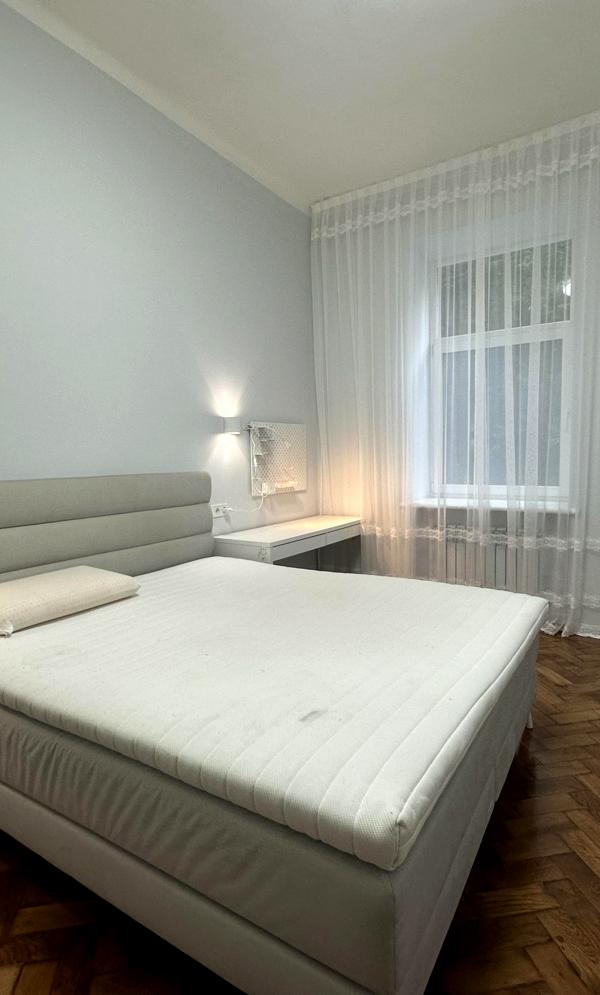 Unique 2-bedroom apartment in the heart of Lviv near Botanical Garden