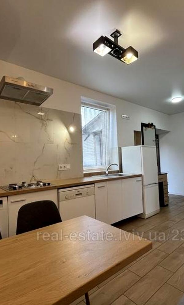One-Bedroom Apartment with Separate Kitchen, Near City Center