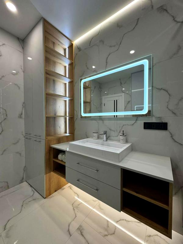 Premium One-Bedroom Apartment in Parус Premium Complex