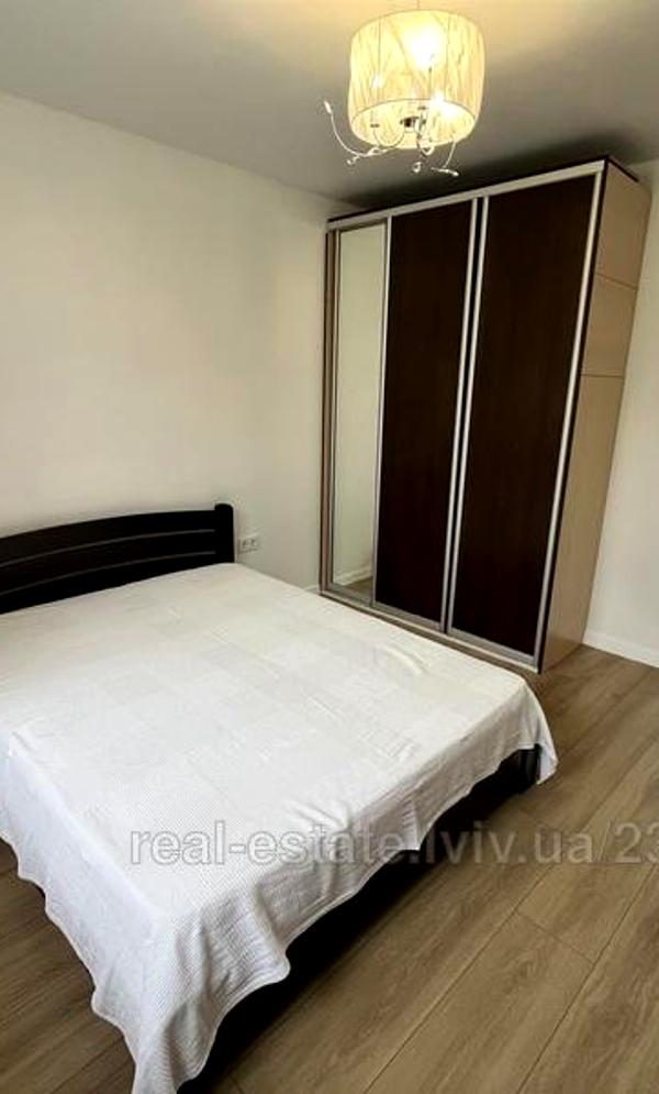 One-Bedroom Apartment with Separate Kitchen, Near City Center