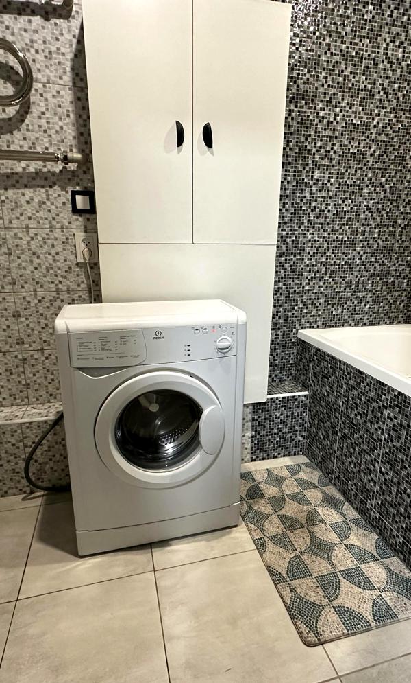 Spacious 1-Bedroom Apartment near Palats Ukrainy Metro