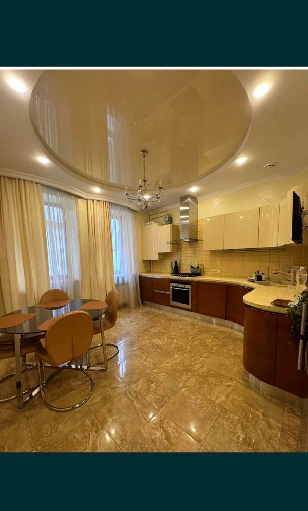 Spacious 2-room apartment near Shevchenko Park, close to Lanzheron Beach