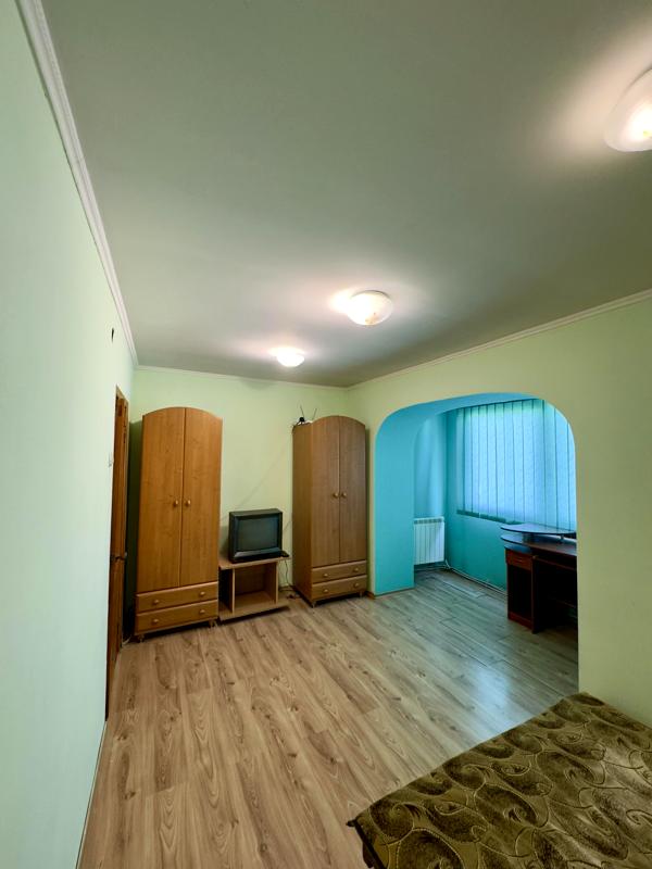 2-Room Apartment in Central Ivano-Frankivsk with Convenient Location