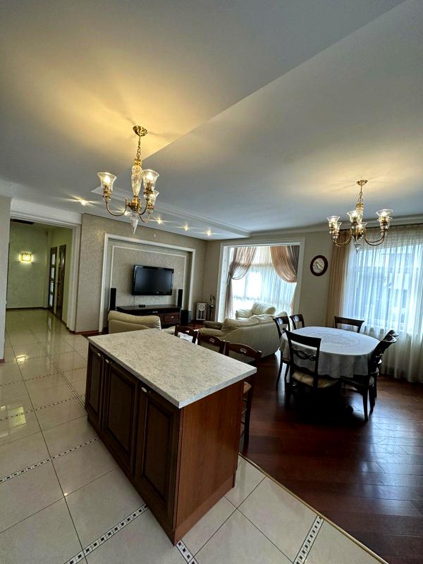 4-Room Spacious Apartment near City Center with Garage and Modern Amenities