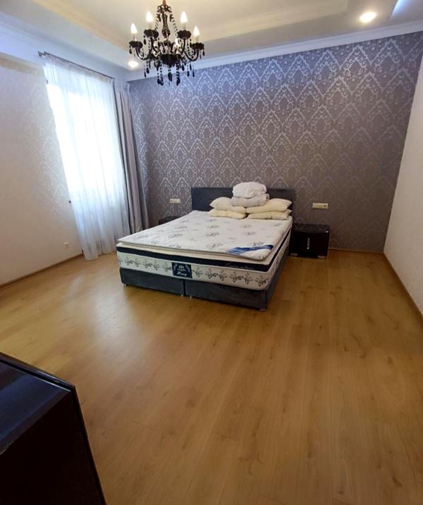 Spacious 2-room apartment near Shevchenko Park, close to Lanzheron Beach