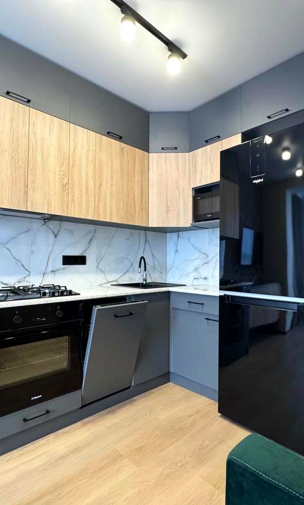 2-Room Apartment in Shchaslyvy Complex, Fully Furnished