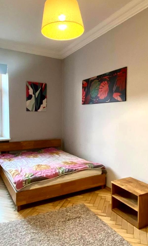 Cozy 1-bedroom apartment in city center near Danylo Halytskyi Square