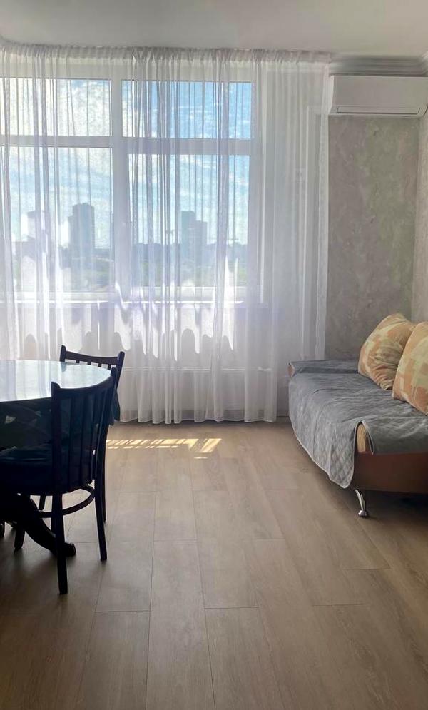 2-Room Apartment in Varshavskyy Complex, Fully Furnished