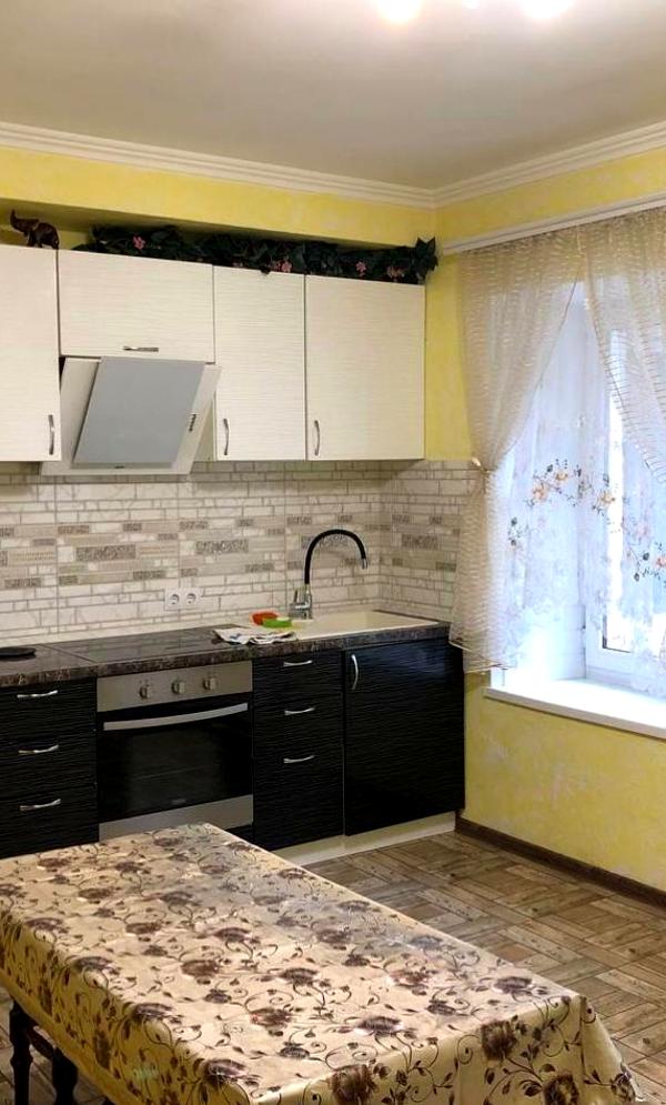 Spacious Two-Level Euro Renovation Apartment near Park and Avtovokzal