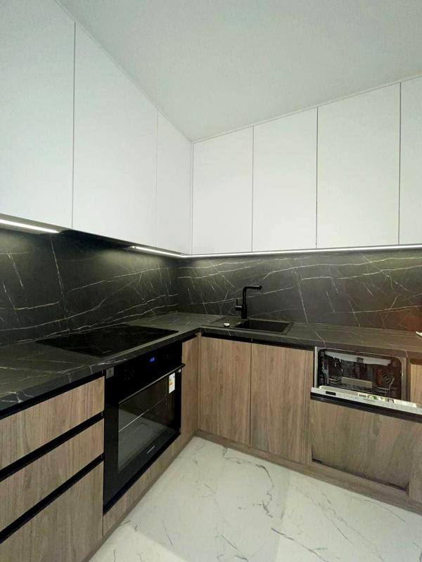 Spacious 2-bedroom apartment in Great Britain residential complex