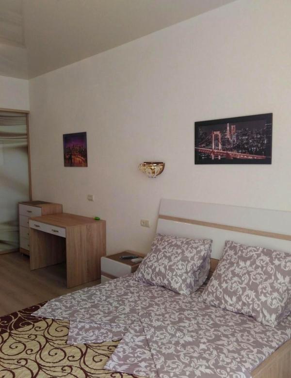1-Bedroom Apartment in Arcadia, Available for One Year