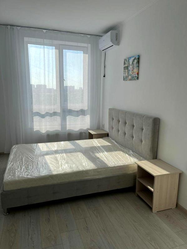 1-Bedroom Apartment at Aquarelle-3 Complex, Pishonivska Street
