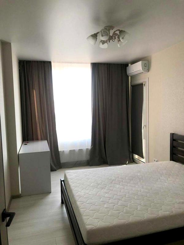 Modern 2-Bedroom Apartment near Osokорки Metro with Generator