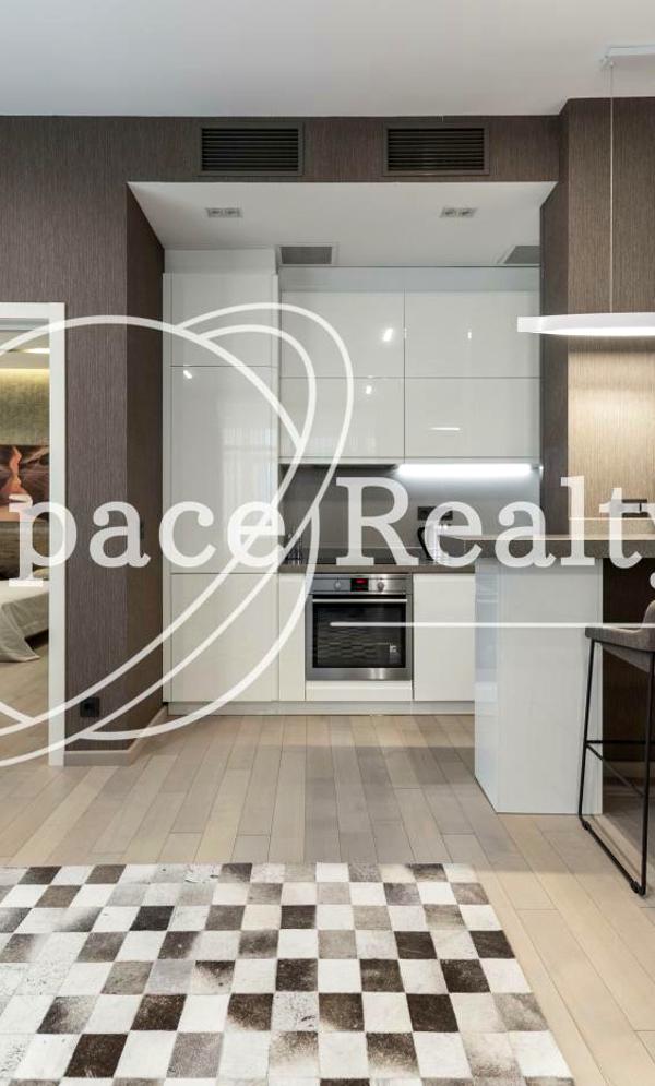 Bright 3-Room Apartment in Novopecherski Lipki Complex, Kyiv