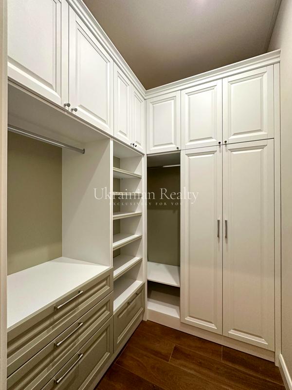 Premium Class Apartment in Crystal Park, Near Shuljavska Metro