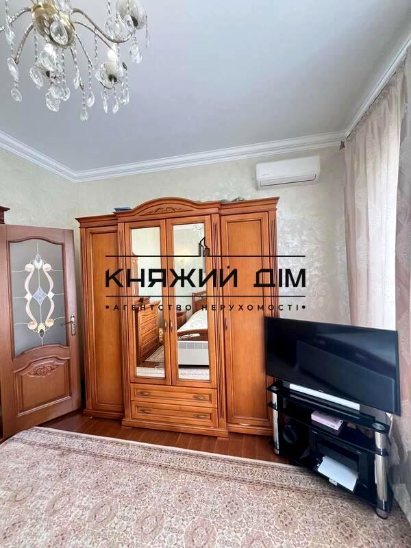 2-комнатная квартира на улице Заричная, 23-й этаж, рядом с метро Славутич