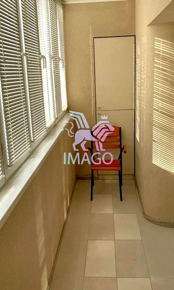 2-bedroom apartment with balcony near Lukyanivska metro
