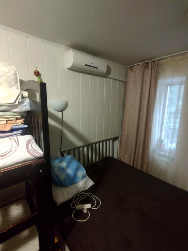 Room in Center of Kyiv near Bessarabka Market, Fully Furnished