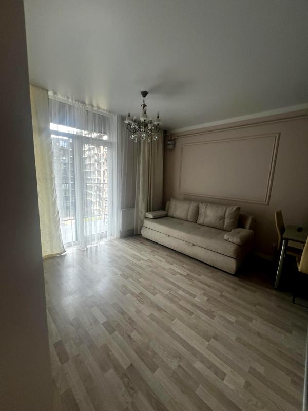 Rental Apartment in Avalon Complex, Chornovala Street